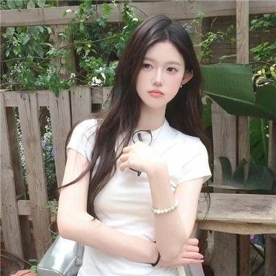 艳女新装